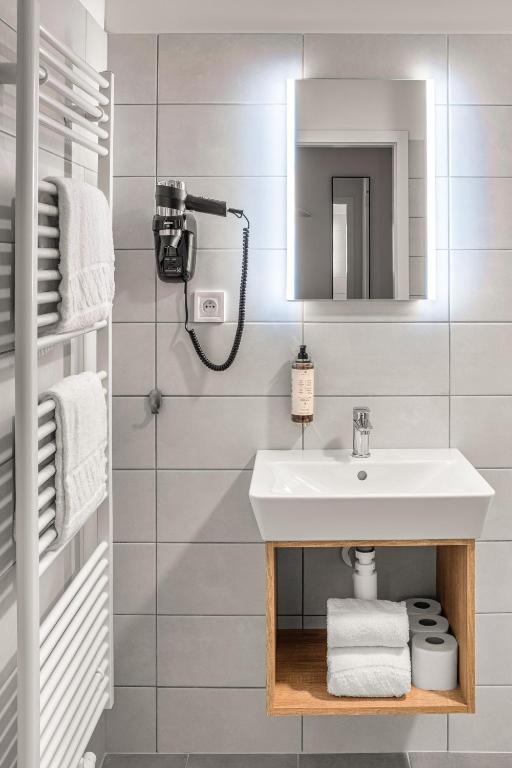 Theatre 9 Apartments by Adrez - 16