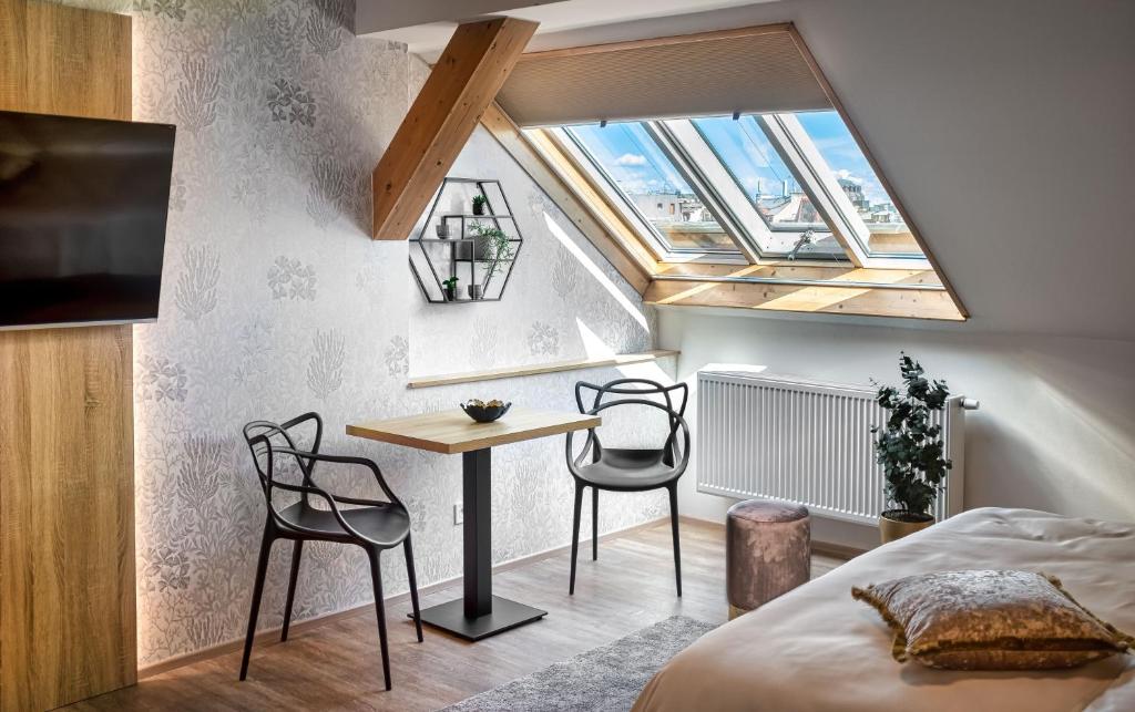 Theatre 9 Apartments by Adrez - 12