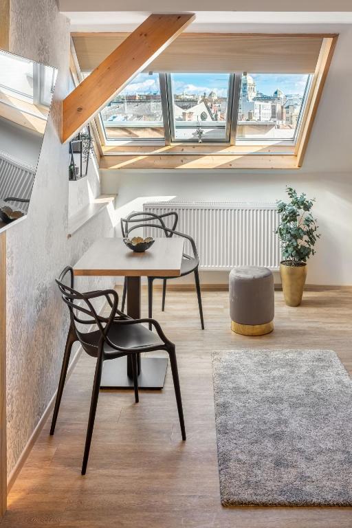 Theatre 9 Apartments by Adrez - 17