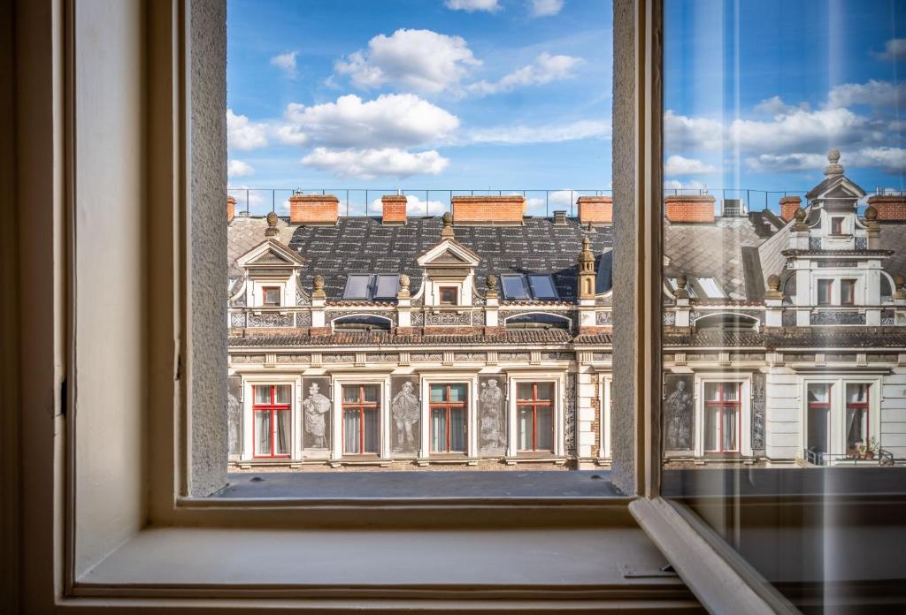 Theatre 9 Apartments by Adrez - 3