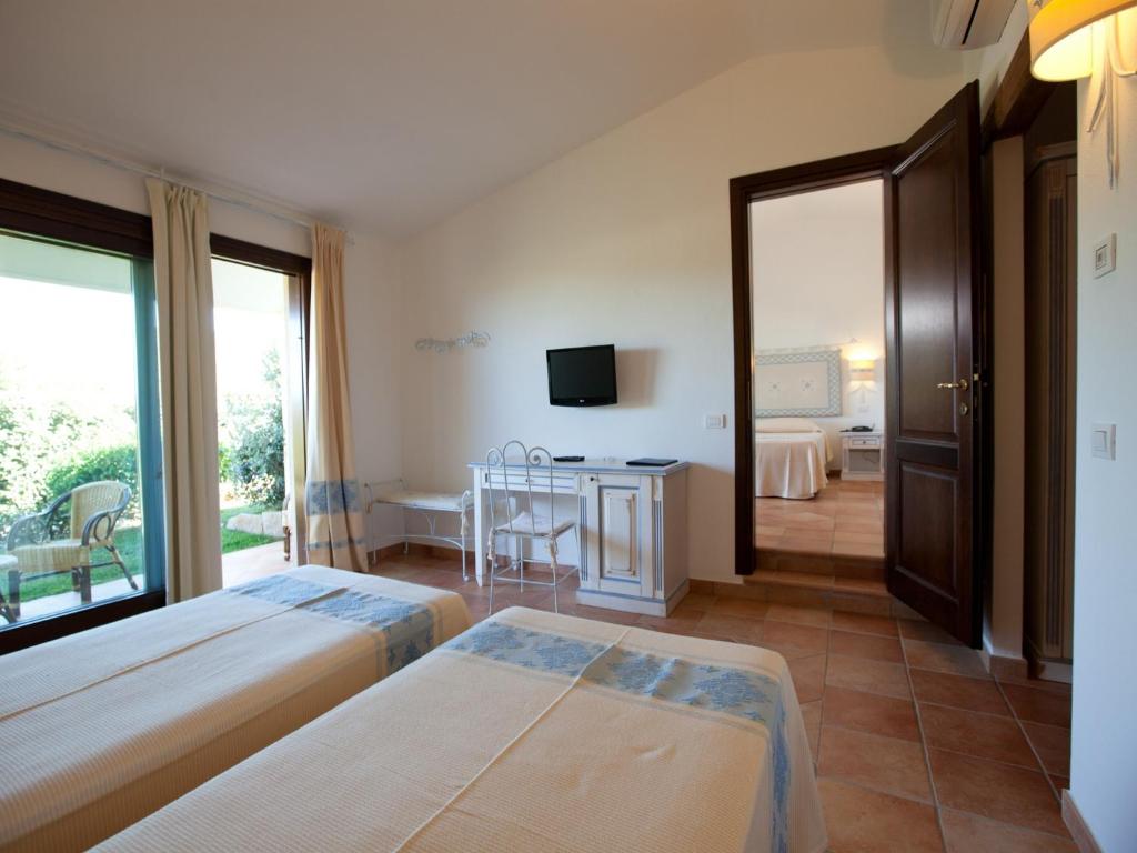 Hotel Costa Caddu - Habitación Familiar Con Vista Al Jardín