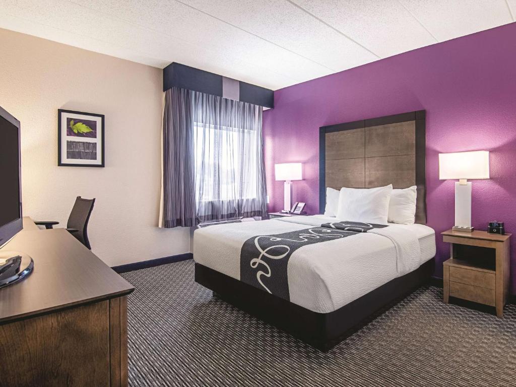 La Quinta by Wyndham Portland - 