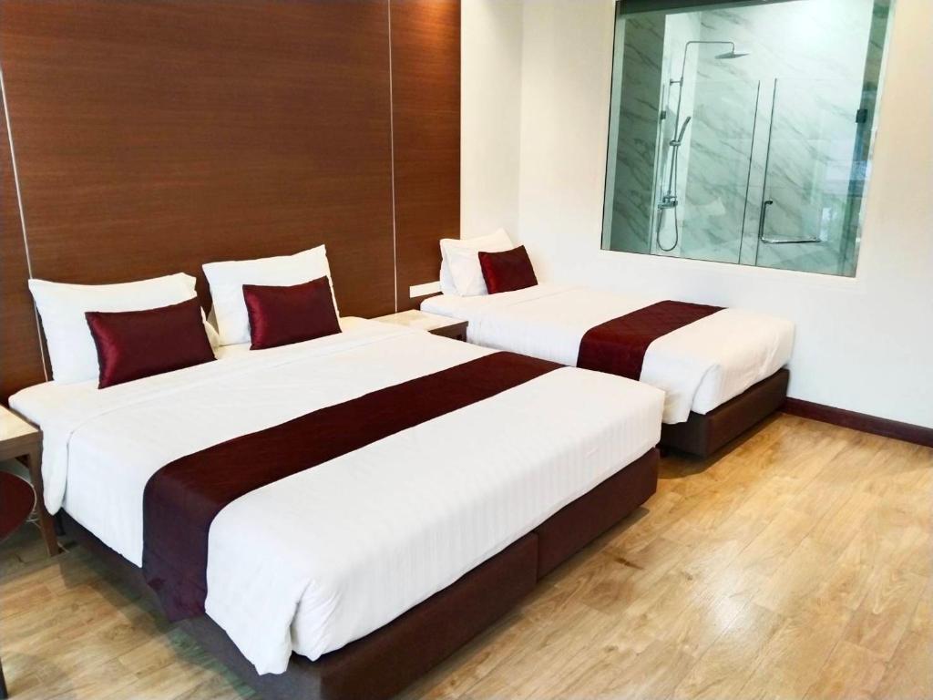 Southern Airport Hotel Hatyai - Deluxe Üç Kişilik Havuz Erişimi