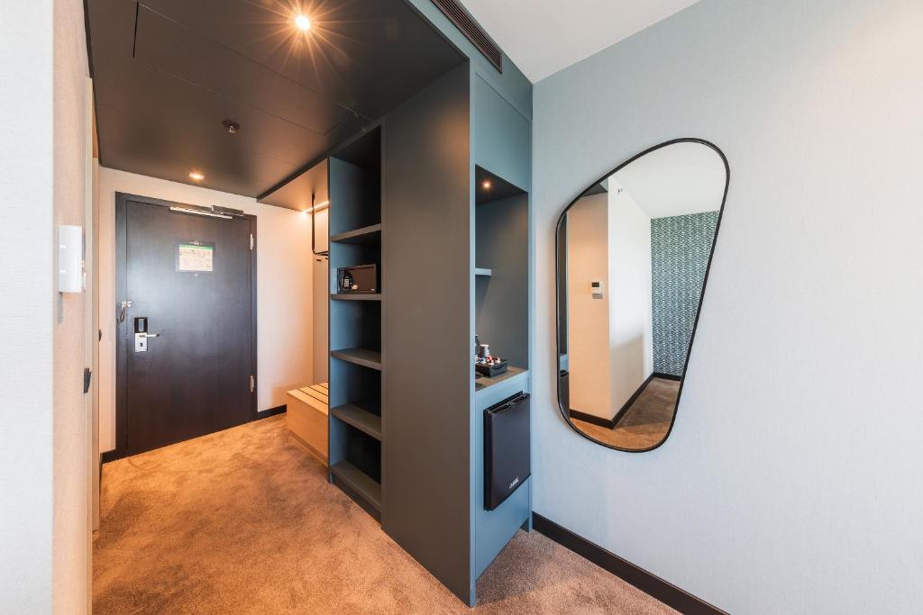 Van der Valk Hotel Düsseldorf - Resim 42