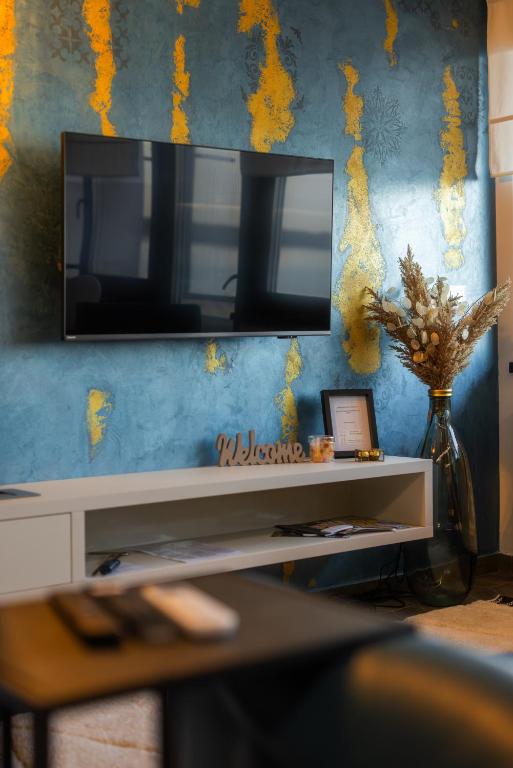 TV a/nebo společenská místnost v ubytování Stari Toranj IV studio apartman