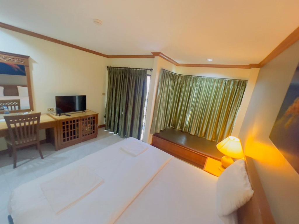 
Deluxe Double Room with Balcony
