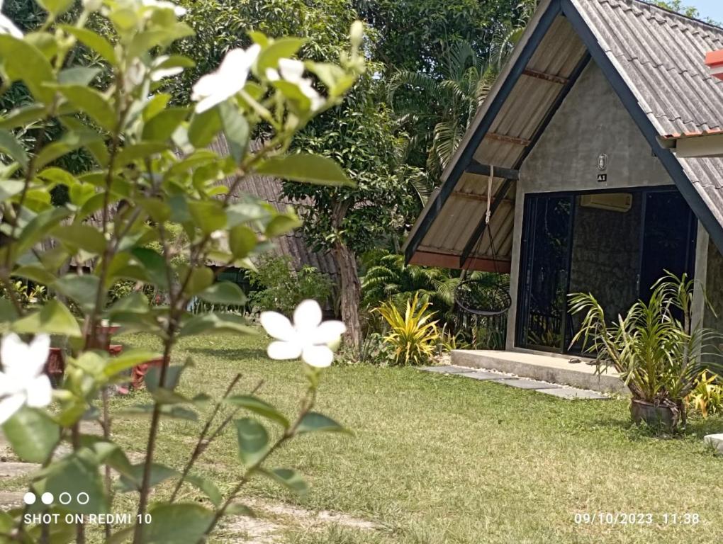 Cashewnut Tree Resort - 5