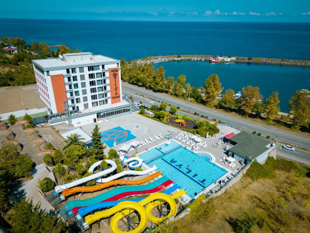 Bazén v ubytování Tilya Resort Hotel nebo v jeho okolí