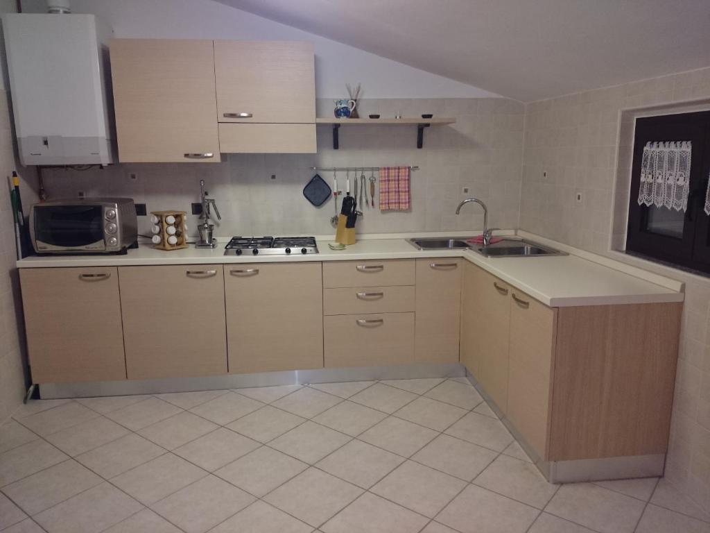 A kitchen or kitchenette at Ciclaminis