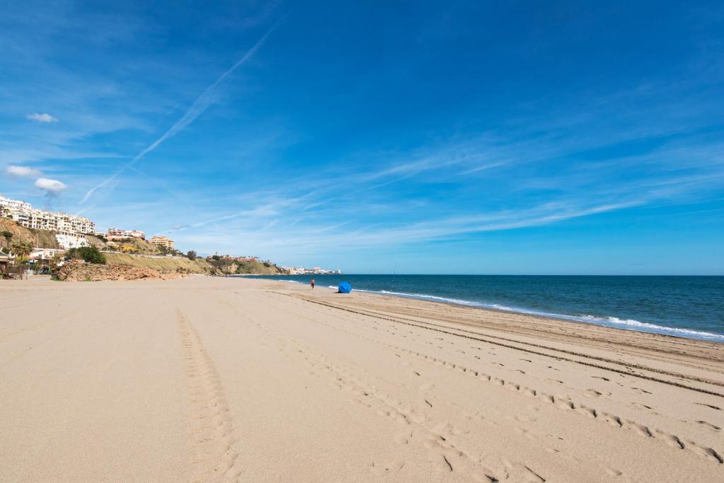 Madeinterranean Beach- Higueron Front Line Apartment