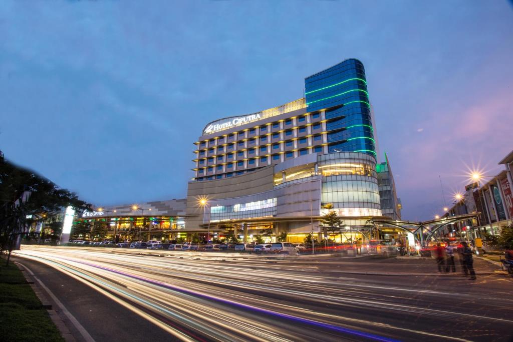 Bangunan di mana terletaknya hotel