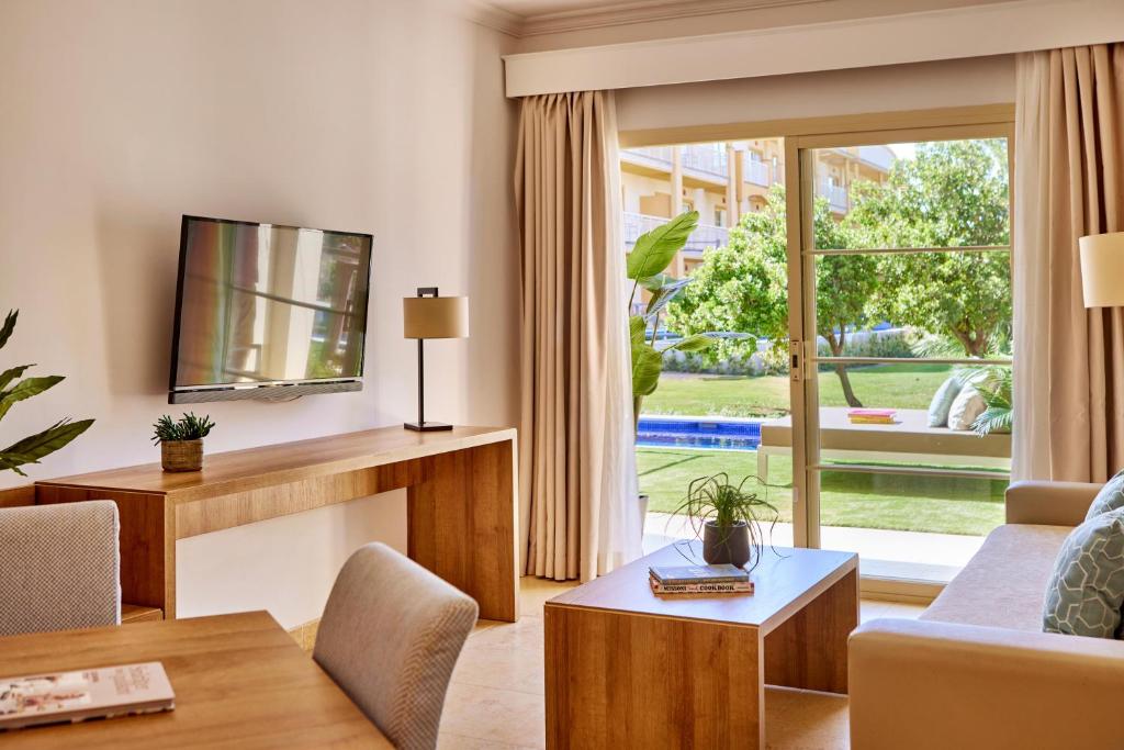 Zafiro Mallorca & Spa - One Bedroom Suite Swim Up