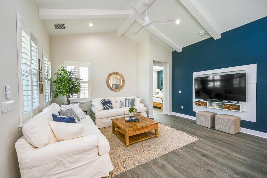 Newly Built Naples Retreat 6 Mi to Beach!, Naples (updated prices 2024)