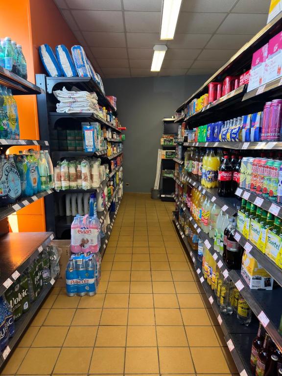 Supermarket alebo iný obchod pri dovolenkovom dome alebo v okolí