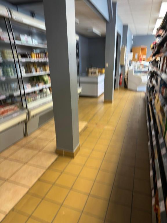 Supermarket alebo iný obchod pri dovolenkovom dome alebo v okolí