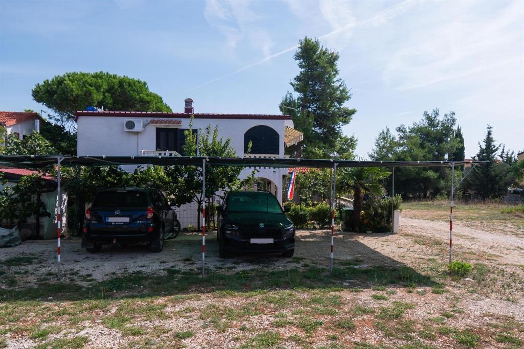 Vonkajšia záhrada v ubytovaní Apartments Stefani