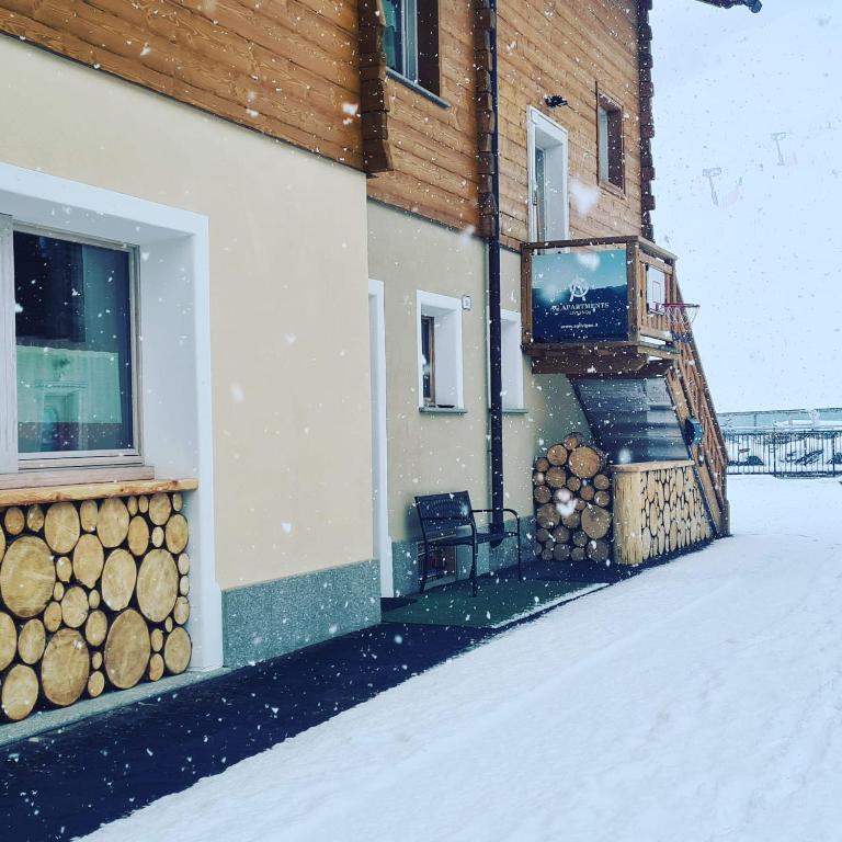 Budynek, w którym mieści się apartament