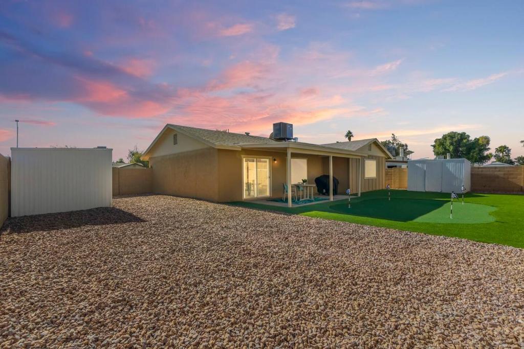 Vacation Home Stunning Hunter Single Family Home in the Heart of Mesa