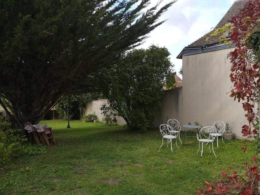 Jard&iacute;n al aire libre en Au c&oelig;ur de Mortagne, un balcon sur le Perche