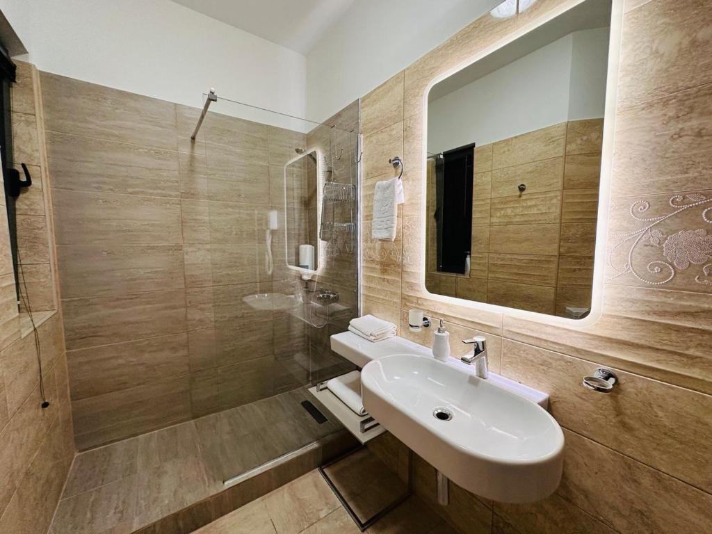 Riviera Studios - Resim 14