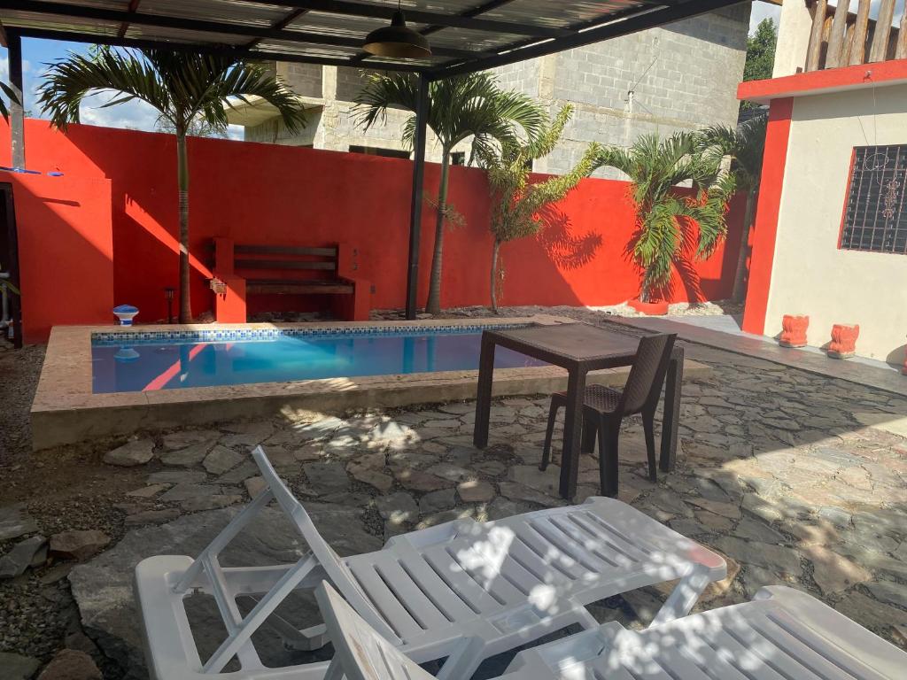 Bazén v ubytování Cabaña Don Tobo Jarabacoa RD nebo v jeho okolí