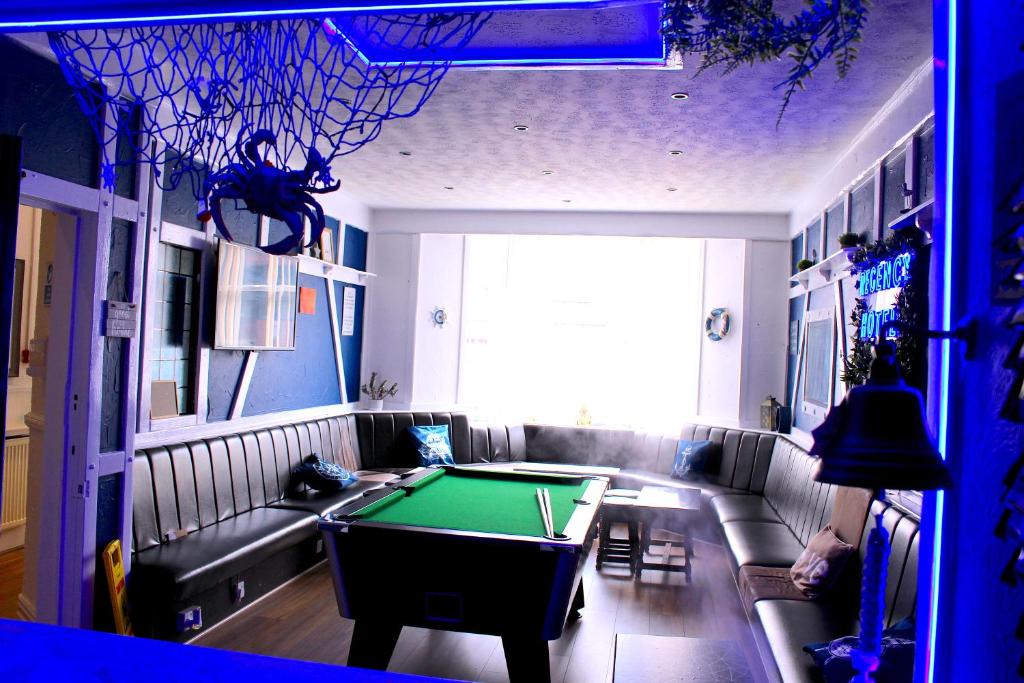 The Regency Hotel - Resim 8