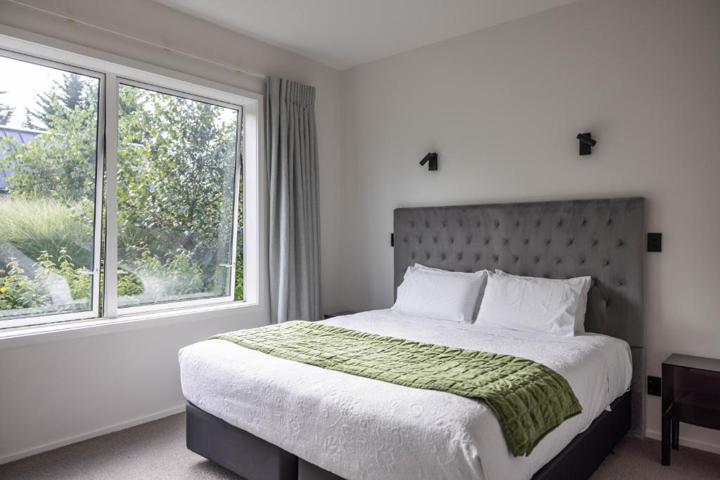 305 in the Vines - Resim 16