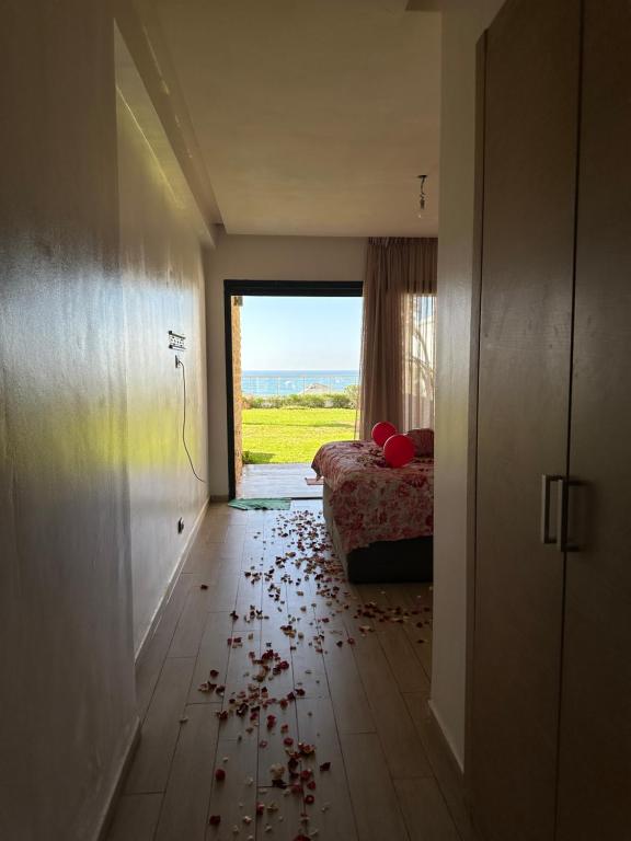 Postel nebo postele na pokoji v ubytování OCEAN VIEW, Prestigia Plage des Nations