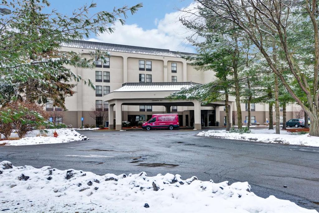 Hampton Inn Albany-Wolf Road photo