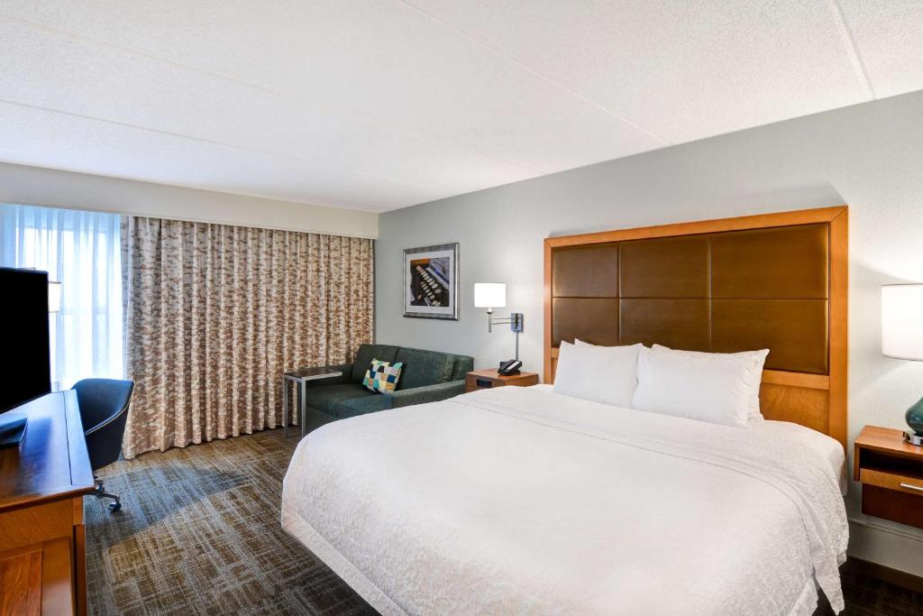 Hampton Inn Albany-Wolf Road photo