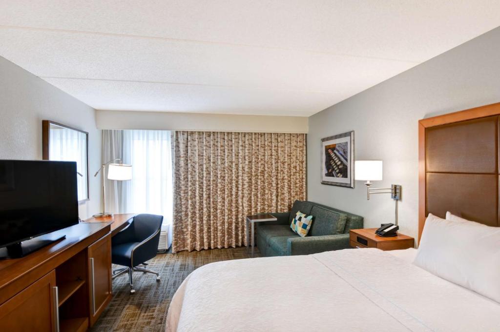 Hampton Inn Albany-Wolf Road photo