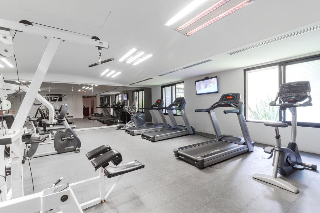 Fitness centrum a/nebo fitness zařízení v ubytování Camino Real Guadalajara