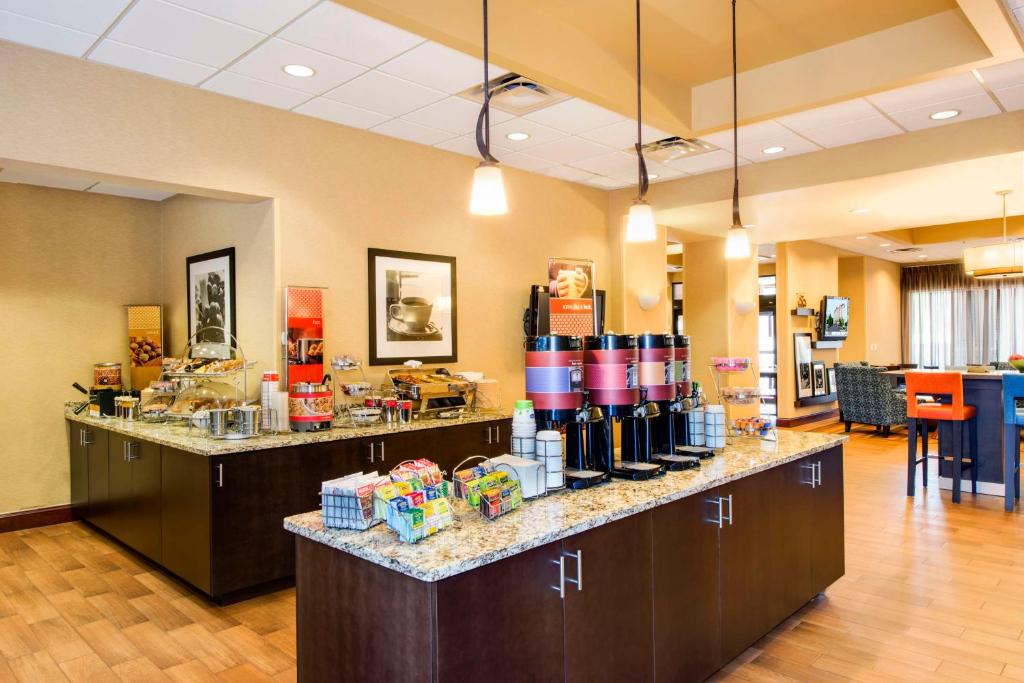 Hampton Inn & Suites Atlanta-Galleria photo