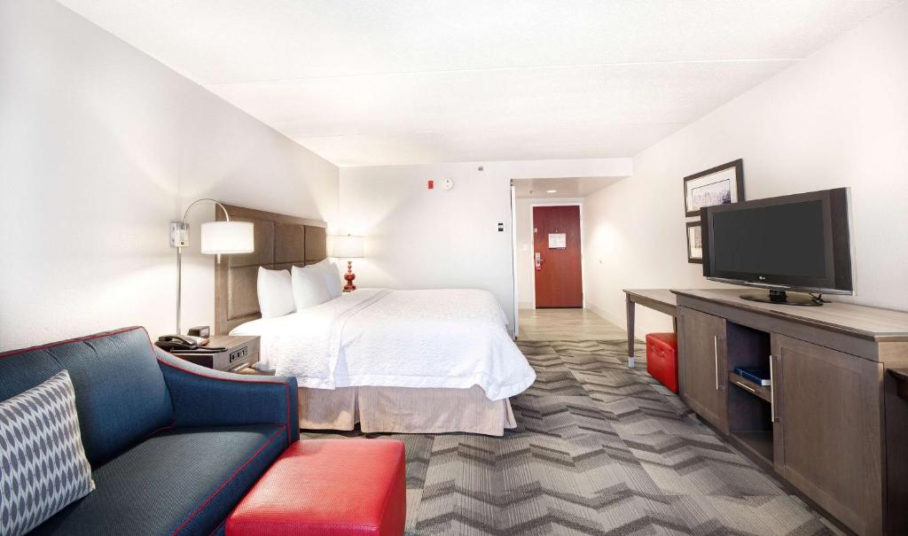 Hampton Inn & Suites Atlanta-Galleria photo