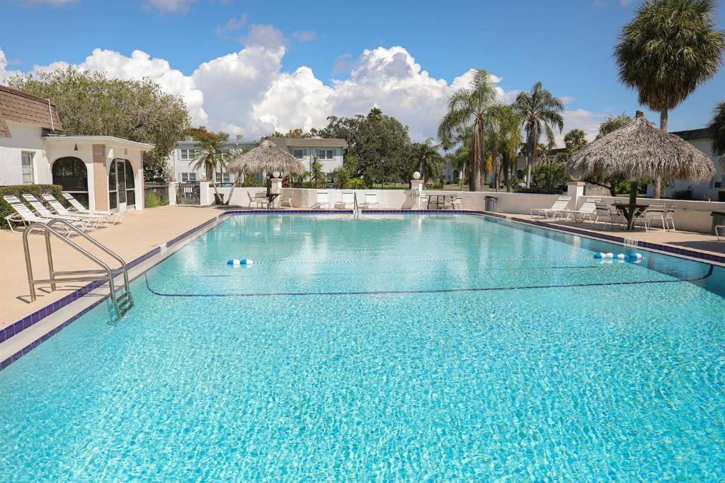 Tradewinds Retreat - Pool, 15 min to Clearwater Beach, Clearwater ...