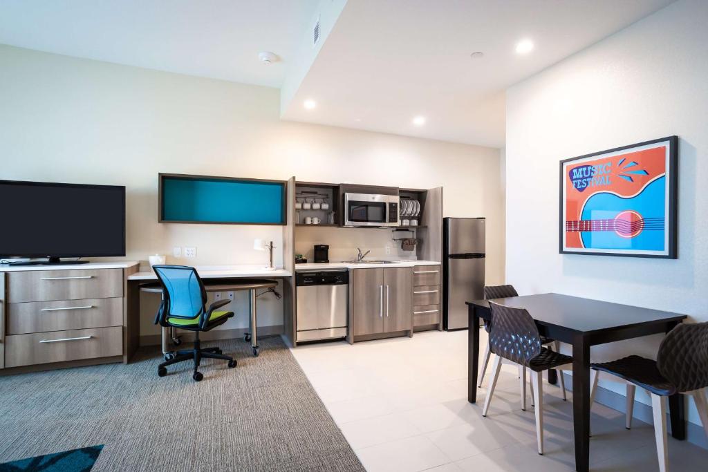 Kuchyň nebo kuchyňský kout v ubytování Home2 Suites by Hilton Pflugerville, TX