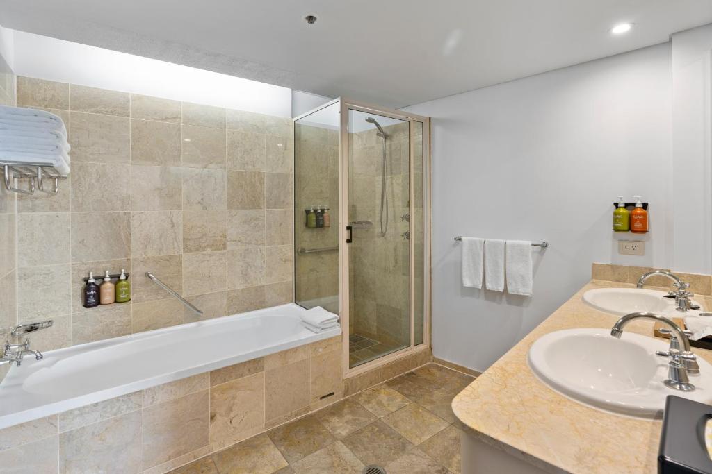Koupelna v ubytování Holiday Inn Sydney Potts Point