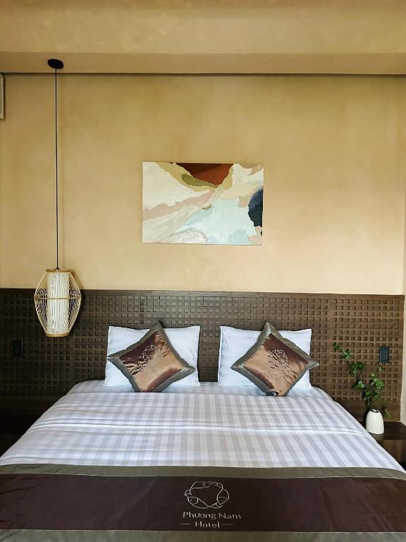 Phuong Nam Hotel An Giang - Double Room With Balcony