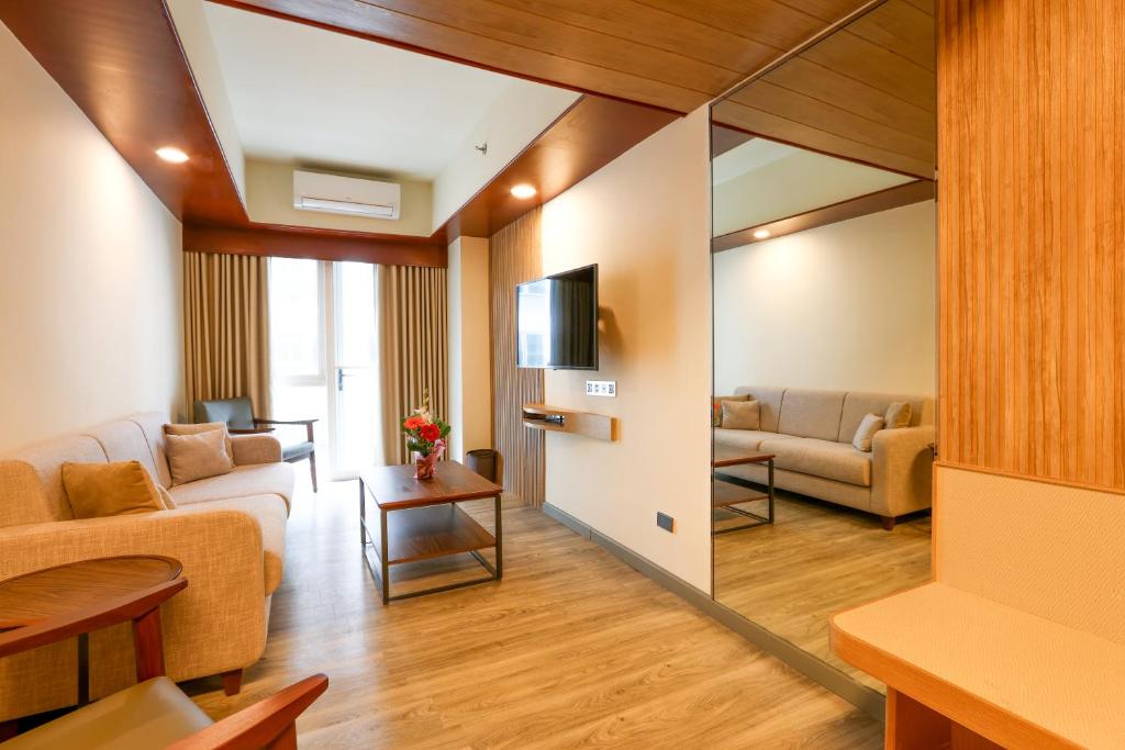 TV a/nebo společenská místnost v ubytování Sotogrande Hotel Baguio