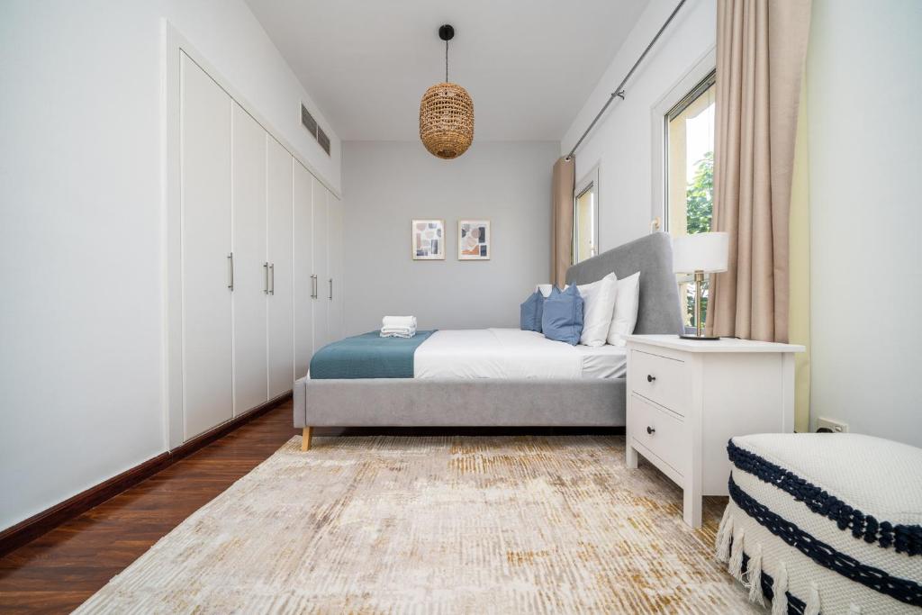 Fotografie z fotogalerie ubytování ALH Vacay - Springs 8 - 2 Bedrooms with Maid room v Dubaji