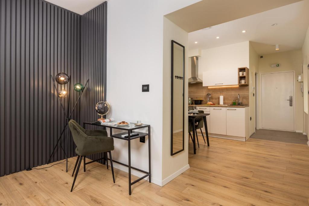 Cosy&Lux on main square, Korzo Rijeka - 7