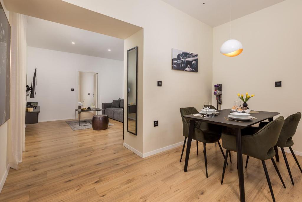 Cosy&Lux on main square, Korzo Rijeka - 9