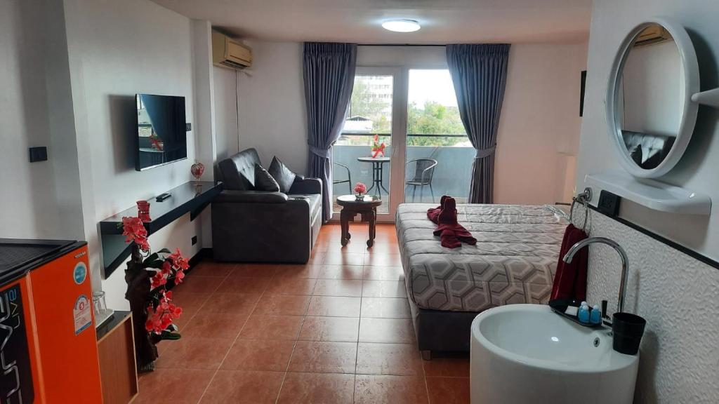 Happy Beach Jomtien Guesthouse - Resim 32