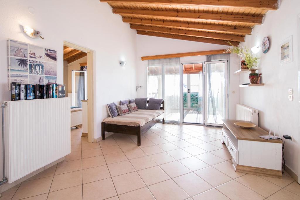 Posezení v ubytování Agios Gordios Ammos House
