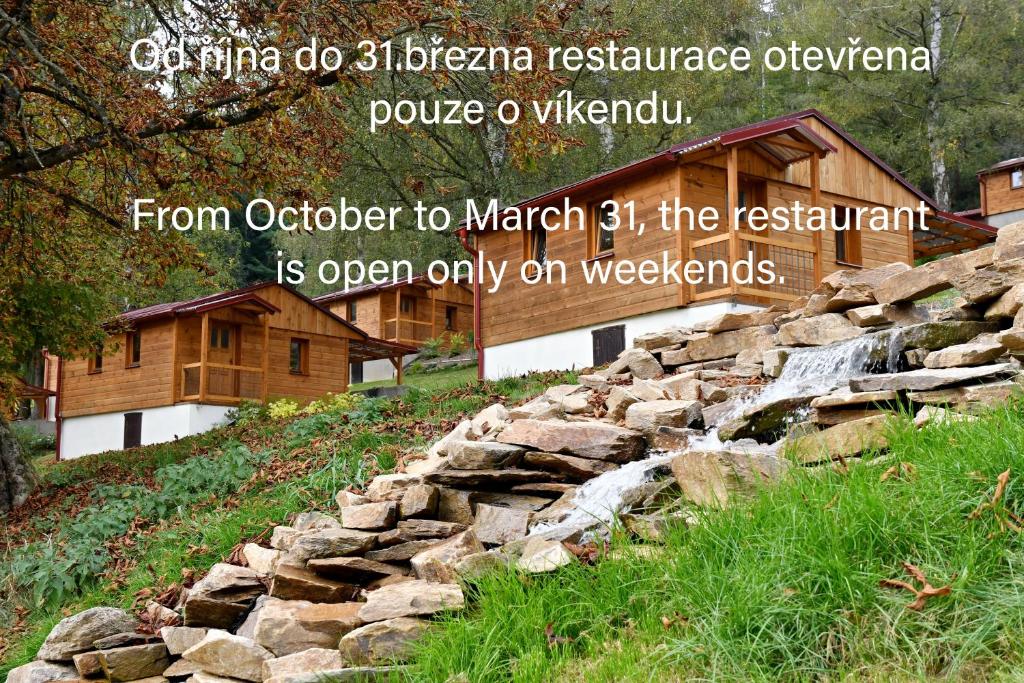 Fotografie z fotogalerie ubytování Letovisko Chobot - village resort v Kácově