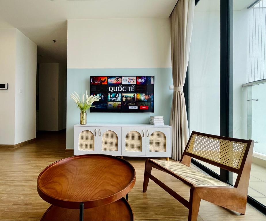 LUXURY APARTMENT VINHOMES SKYLAKE 5min to KEANGNAM - Appartement De Trois Chambres