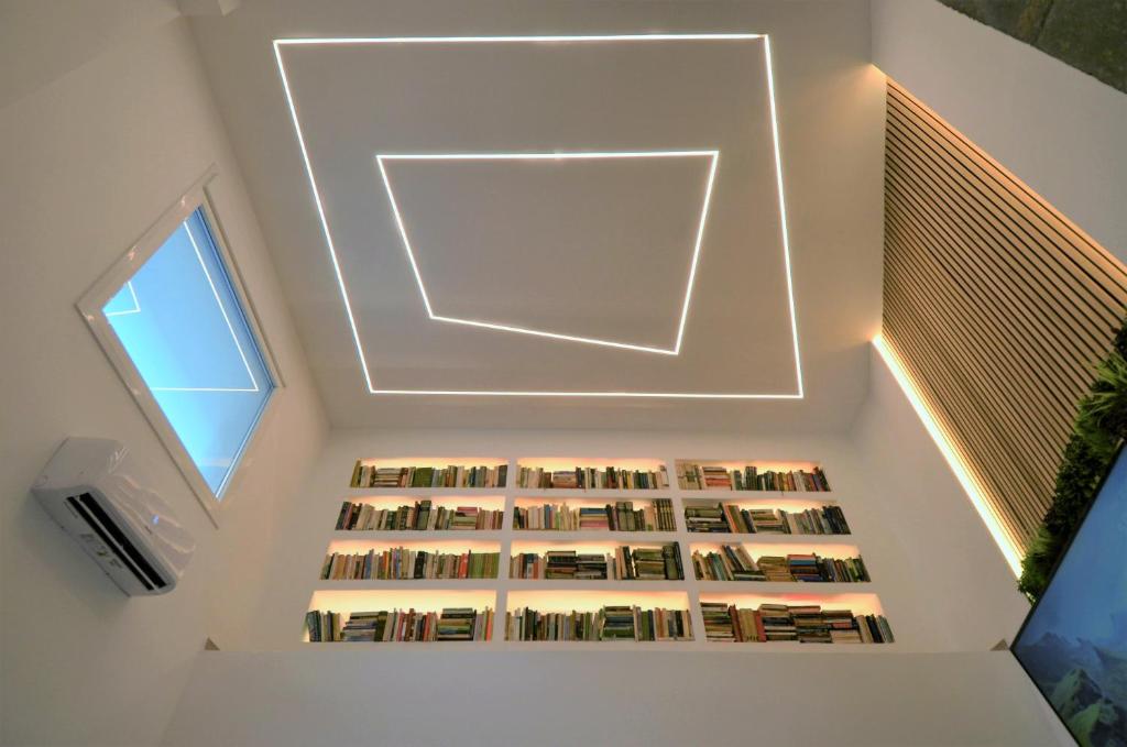 BIBLIOTECA DE LUJO EN EL CENTRO HISTORICO DE MÁLAGa - 16