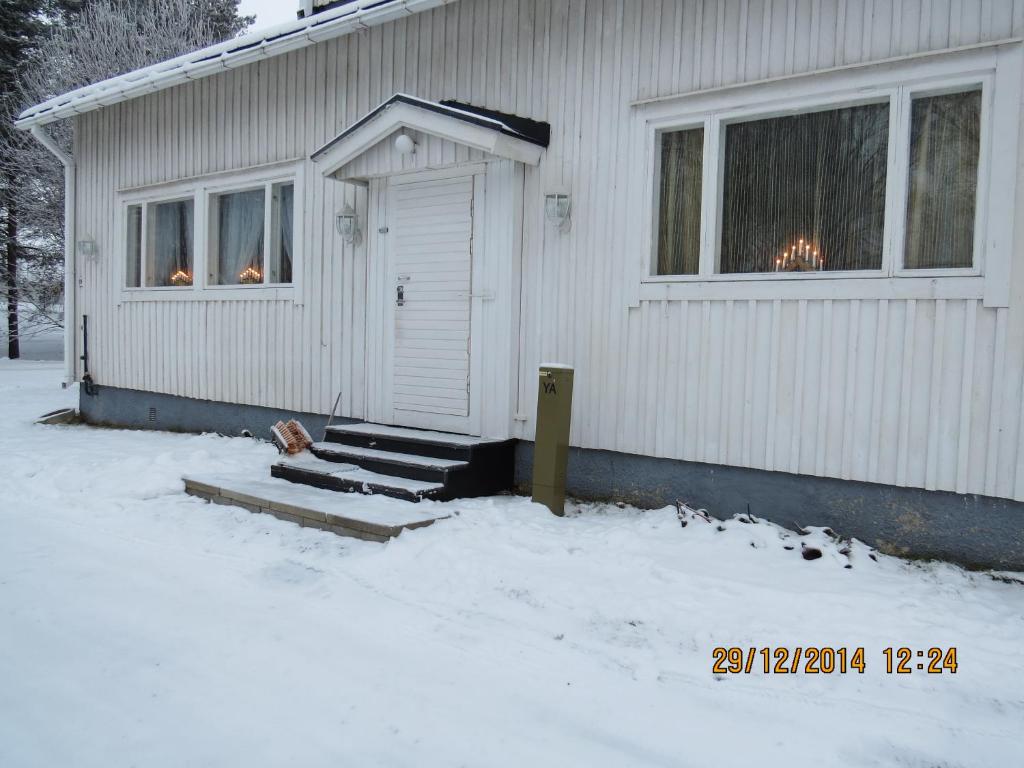 Half a house w/your own door, 60m2 v zimě