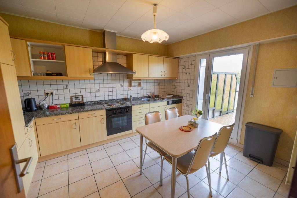 Good connection city apartment - Resim 3