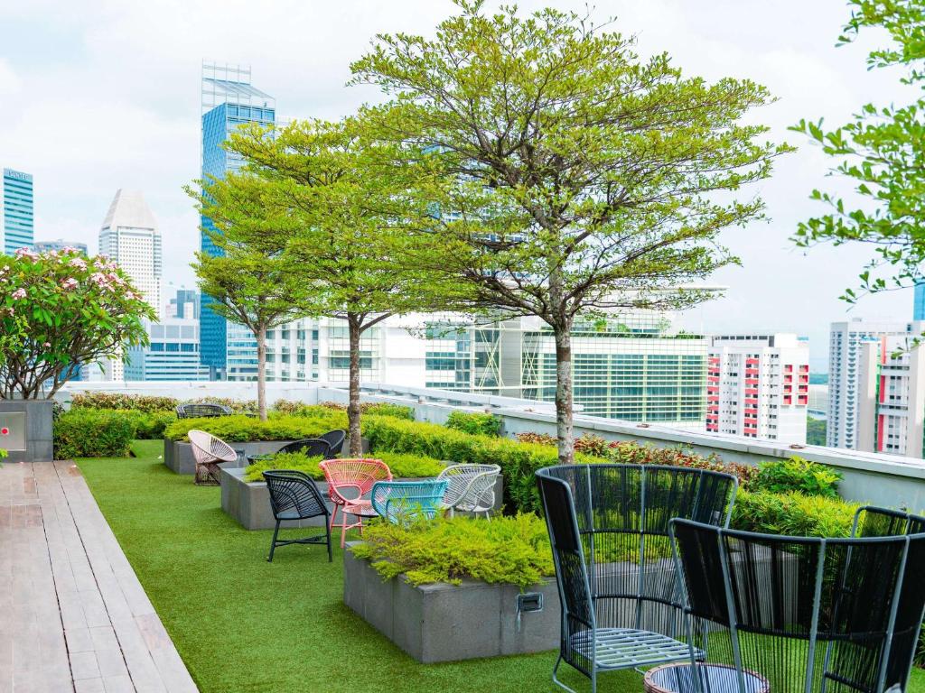 Сад в Mercure Singapore Bugis